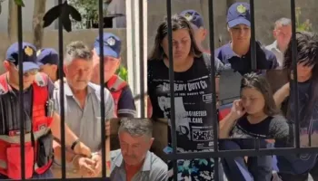 Vrau të atin me tel, e ëma fshehu gjurmët! Prokuroria e Fierit dëgon në gjyq Ermalinda Ramën