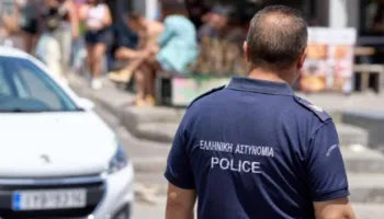 Vrau të moshuarin në banesën e tij për para, arrestohet shqiptari në Athinë