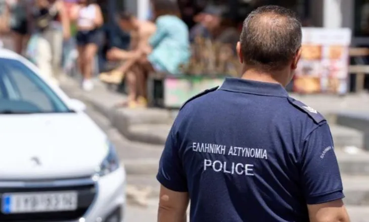 Vrau të moshuarin në banesën e tij për para, arrestohet shqiptari në Athinë