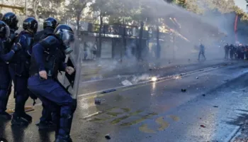 WASHINGTON POST: Protestat kundër qeverisë vazhdojnë edhe ditën e tetë, kërkohet largimi i Ramës
