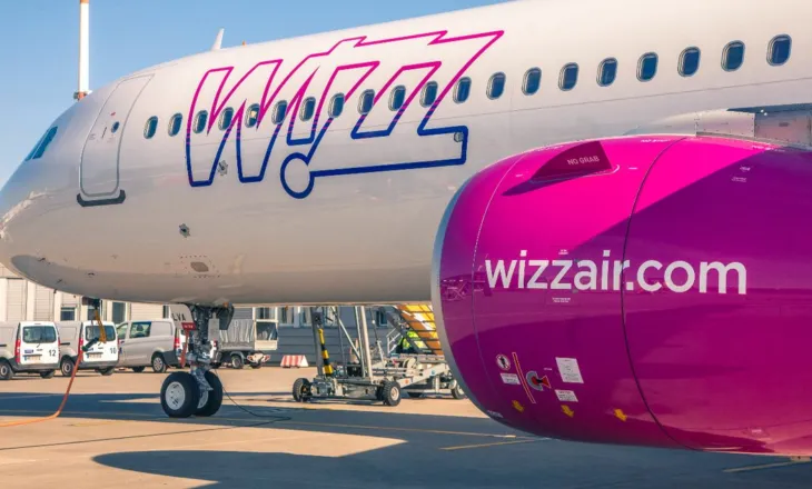 ‘Wizz Air’ braktisi pasagjerët, shqiptarët mbeten në aeroportin e Barcelonës: Kemi 2 ditë këtu, askush nuk përgjigjet