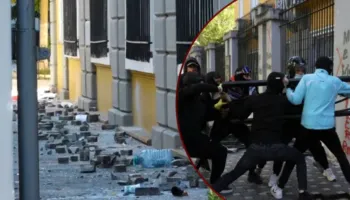 Xhama të thyer e godina të shkatërruara, çfarë la pas protesta para Ministrisë së Arsimit