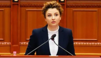 Xhixho: Komisariatet e Tiranës si burgjet e Pinoçetit, të rinjtë po dhunohen nga civilët e regjimit