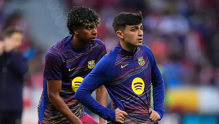 Yamal dhe Pedri në krye: 10 lojtarë dalin kundër vendimit të Flick para “El Clásico”-s