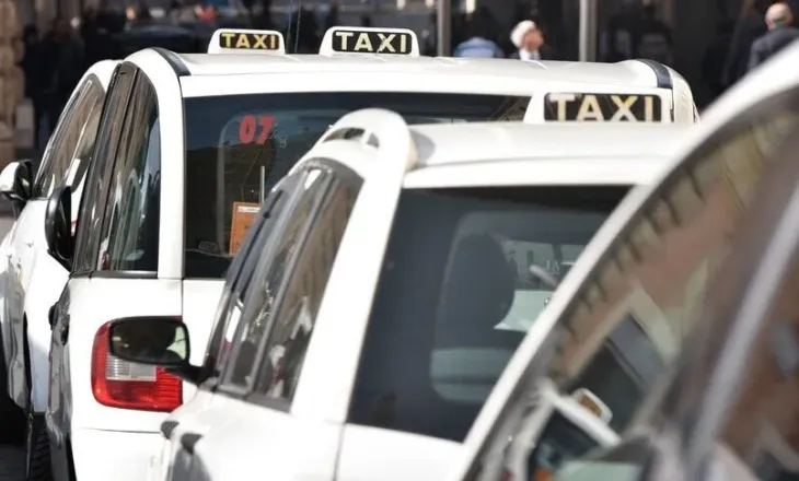 Zbulohet formula! Si do të taksohen makinat elektrike në Shqipëri? Rreth 165 euro në vit për…