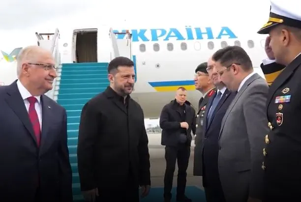 Zelensky mbërrin në Stamboll, takim me Erdoganin