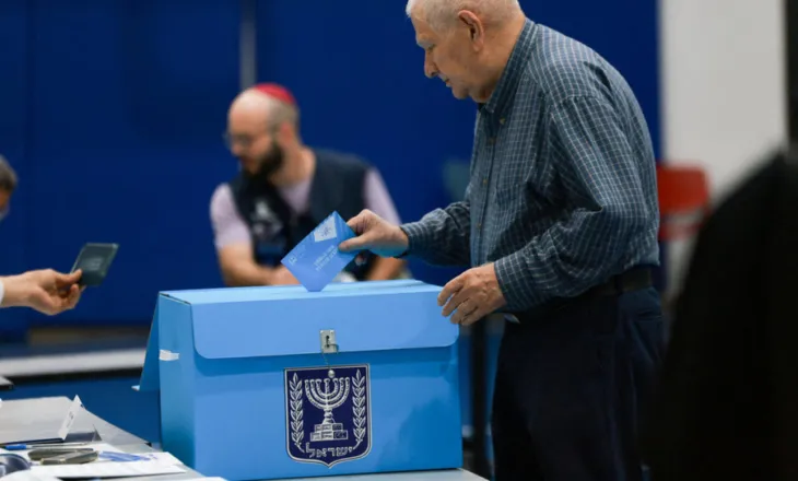 Zgjedhjet parlamentare në Izrael: Blloku i Netanyahut kryeson, por pa shumicë