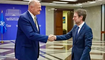 “Zgjerojmë bashkëpunimin, vizion i përbashkët”- Takimi Wendt-Hoxha, ambasada ndan pamjet dhe mesazhin: Partneriteti SHBA-Shqipëri mbi 100-vjeçar
