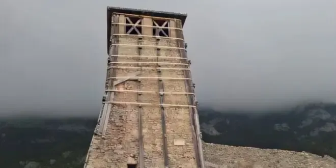 Zhupa: Kalaja e Krujës peng i papërgjegjshmërisë së Gonxhes! 7 vite pas tërmetit ende e dëmtuar