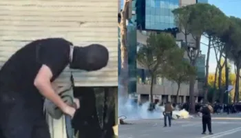Zhvendoset protesta: “Breshëri” gurësh tek Kryeministria, protestuesit thyejnë dritaret dhe derën e Kryesisë së Kuvendit