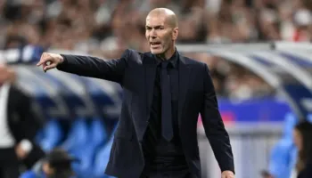 Zinedine Zidane i bën një tjetër “nder” mesfushorit 23-vjeçar, Real Madrid në mëdyshje