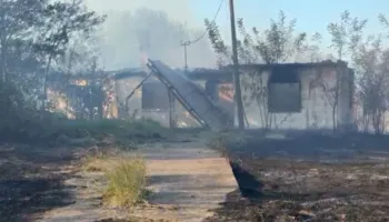 Zjarr në Piraj, digjen 2 banesa dhe 1 kasolle bagëtish