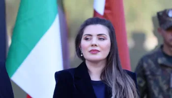 Zv.ministrja e Mbrojtjes: Normale të ketë pakënaqësi, por zgjidhja bëhet përmes dialogut