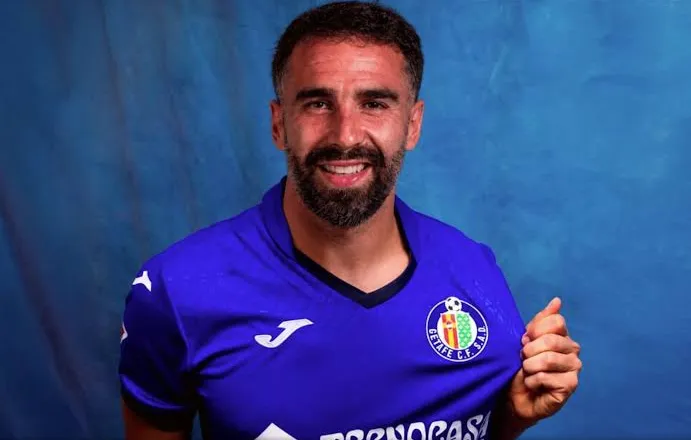 Zyrtare, Carvajal firmos me ekipin e ri