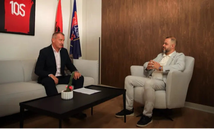 ZYRTARE – Hungarezi 62- vjeçar nis aventuren kuqeblu, merr në dorë “frenat” e Vllaznisë në krizë