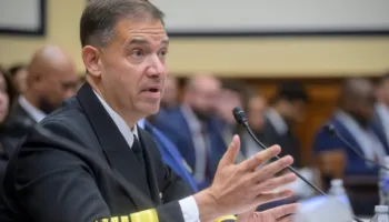 Zyrtari i lartë ushtarak prezanton para Trumpit opsionet ndaj Iranit